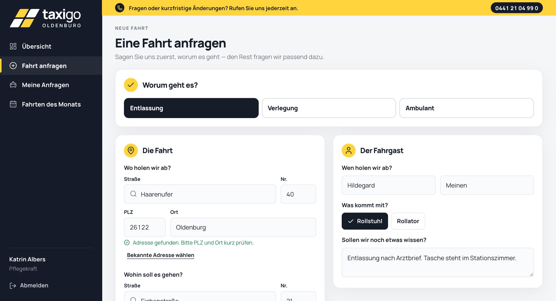 Bestellportal für Kliniken: Eine Pflegekraft fragt eine Entlassungsfahrt an – mit Abholadresse, Fahrgast, Rollstuhl und Hinweis an den Fahrdienst